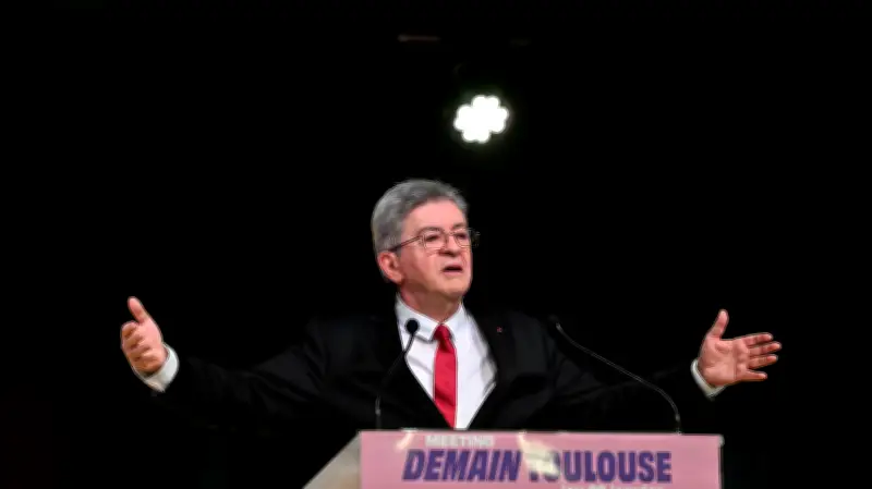 Le ministère de l'Intérieur classe LFI à l'extrême gauche, un débat qui révèle des convergences troublantes