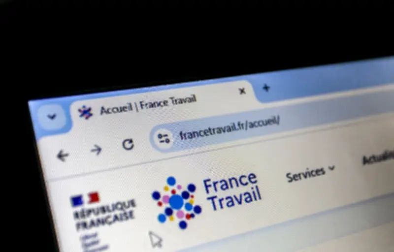 Le ministre du Travail recule sur la surveillance des chômeurs, mais les syndicats restent inquiets