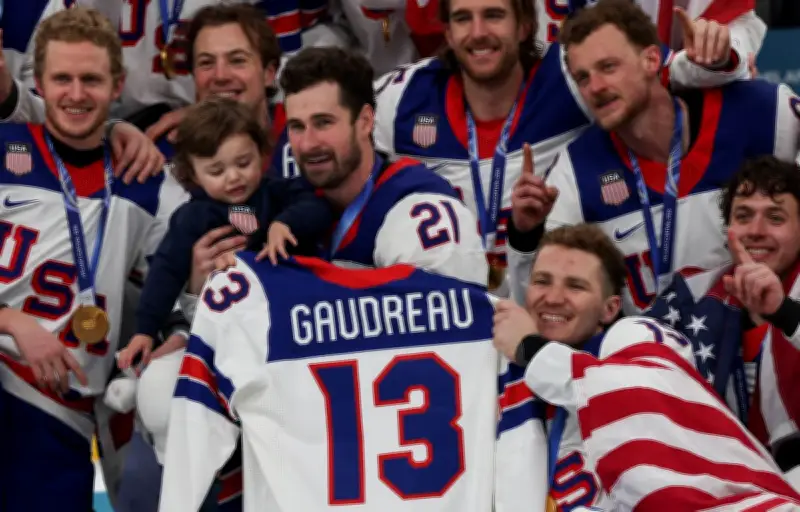 Le numéro 13, un hommage poignant pour la victoire olympique des États-Unis en hockey