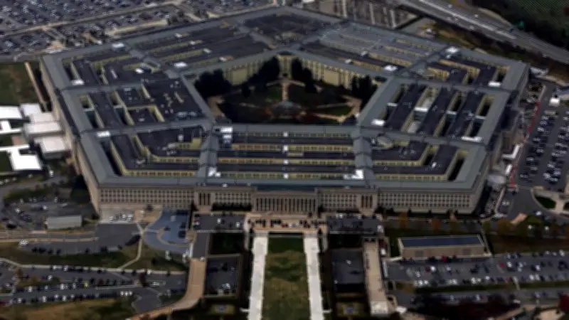 Le Pentagone choisit OpenAI après le rejet d'Anthropic pour des raisons éthiques