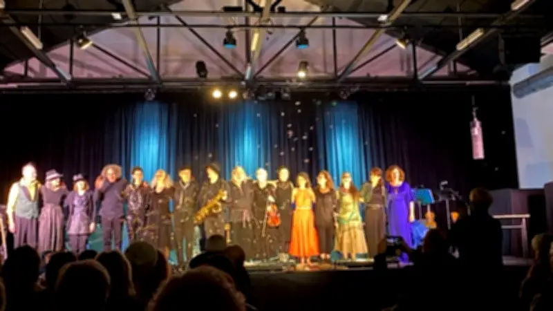 Le Petit XXe enchante Langlade avec son spectacle musical 'Ressacs'