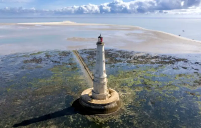 Le phare de Cordouan menacé : le gardiennage permanent en question face aux difficultés financières