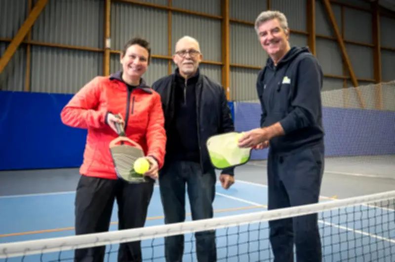 Le pickleball, sport de raquette venu des États-Unis, connaît un essor fulgurant en Charente-Maritime