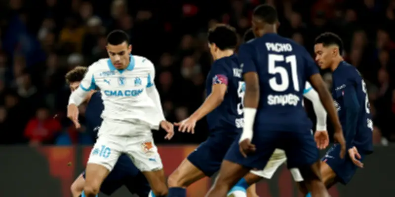 Le PSG convoqué par la LFP après des insultes homophobes lors du classique contre l'OM