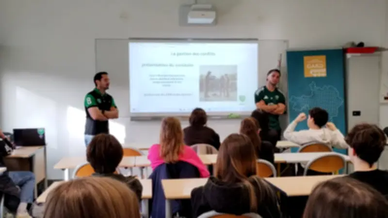 Le Rugby Club des Angles transmet ses valeurs à 330 collégiens de Villeneuve-lès-Avignon