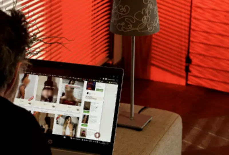 Le Sénat légifère contre les proxénètes 2.0 des plateformes de contenus sexuels