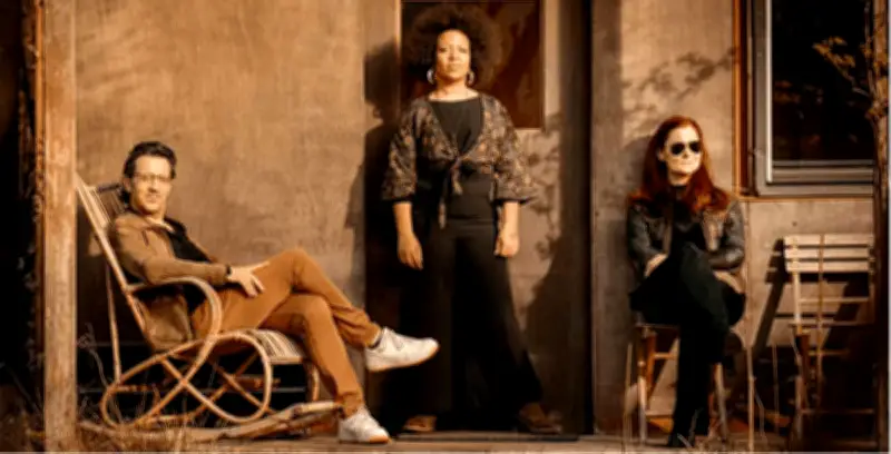 Le trio Lotus Flower rend hommage à Wayne Shorter au château d'Eymet