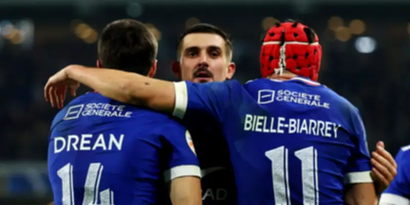 Le XV de France domine l'Italie et reste invaincu dans le Tournoi des Six Nations