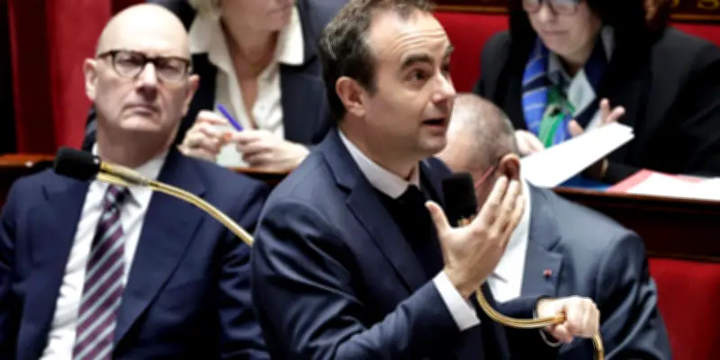 Lecornu présente la PPE3 depuis un barrage hydroélectrique, confirmant la relance nucléaire