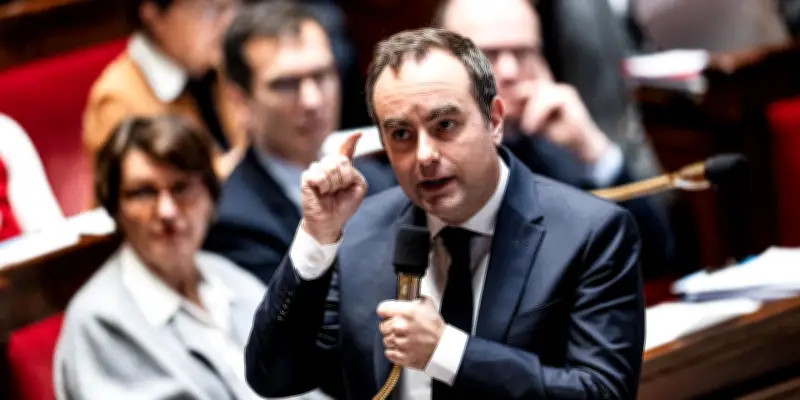 Lecornu somme LFI de 'faire le ménage' après le lynchage mortel d'un militant d'extrême droite à Lyon