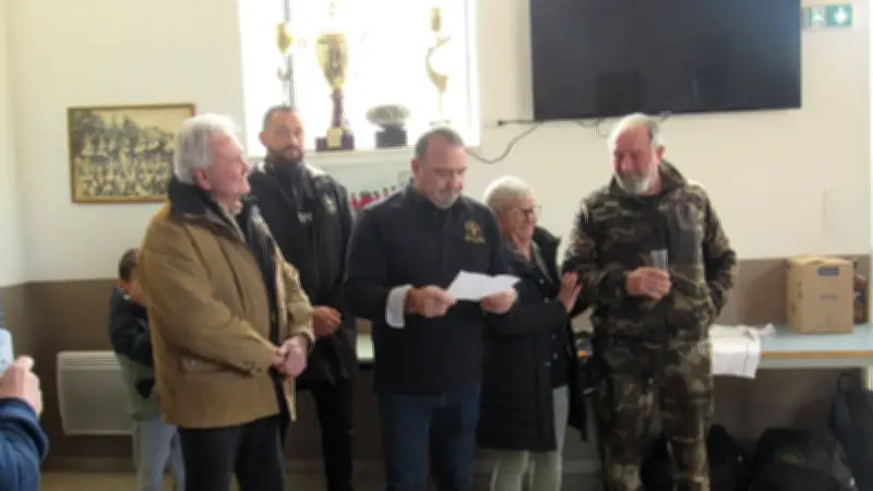 Les anciens rugbymen transmettent leur flamme à la jeune génération du club des Trois Clochers