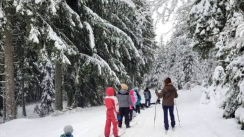 Les écoliers de la Garde découvrent le ski de fond à la Baraque des Bouviers