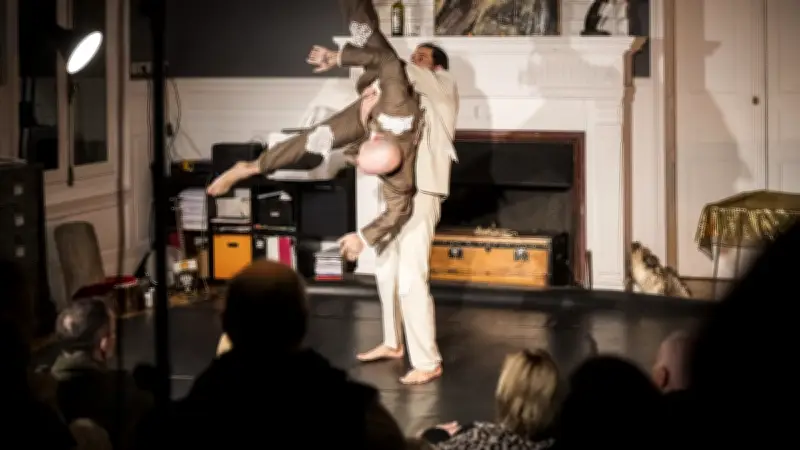 Les Hommes Sensibles créent une œuvre ancrée dans le territoire héraultais