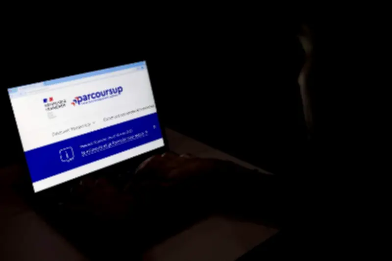 Les jeunes Français désorientés : une étude révèle un besoin urgent d'améliorer l'accompagnement