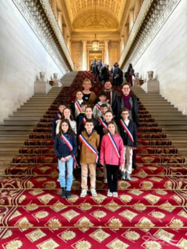 Les jeunes élus de Sauvagnon découvrent l'Assemblée nationale et le Sénat à Paris