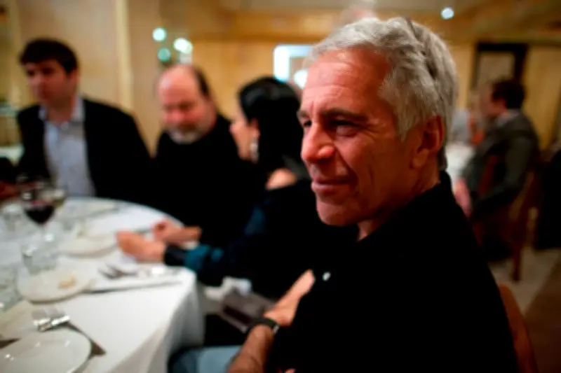 Les liens cachés d'Epstein : quand les puissants lui restaient fidèles après sa condamnation