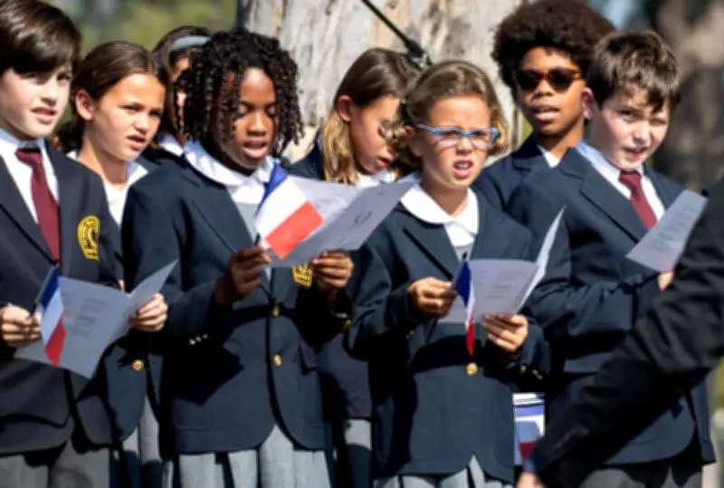 Les lycées français à l'étranger doivent rester un service public accessible