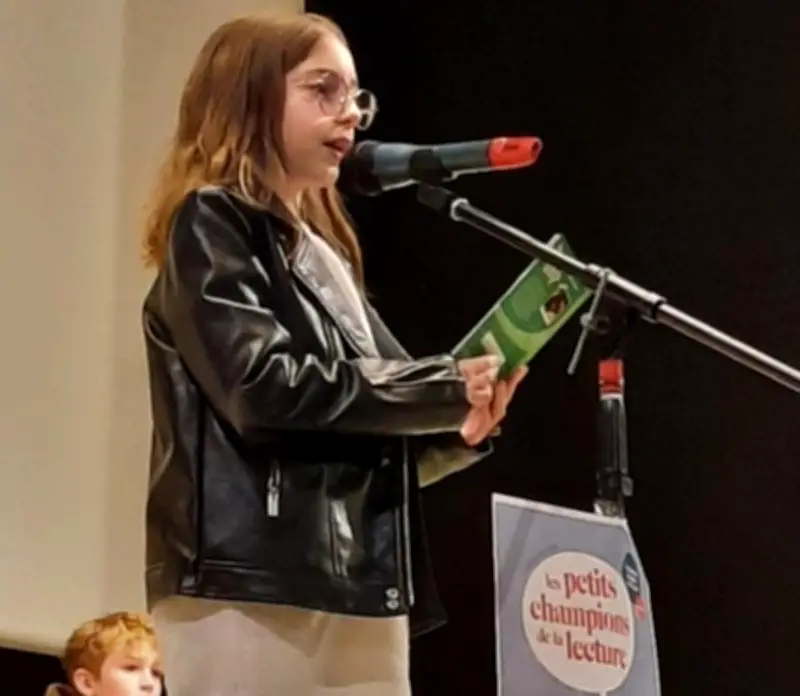 Les Petits champions de la lecture : six classes de CM1-CM2 brillent à la finale école