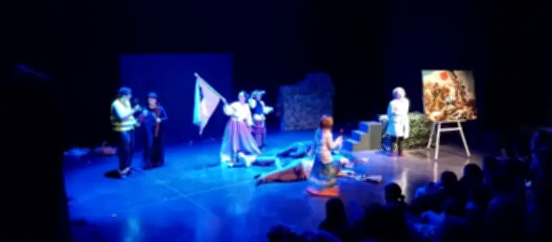 Les Tintoches dévoilent 'Comme un balai', une satire théâtrale pour tous