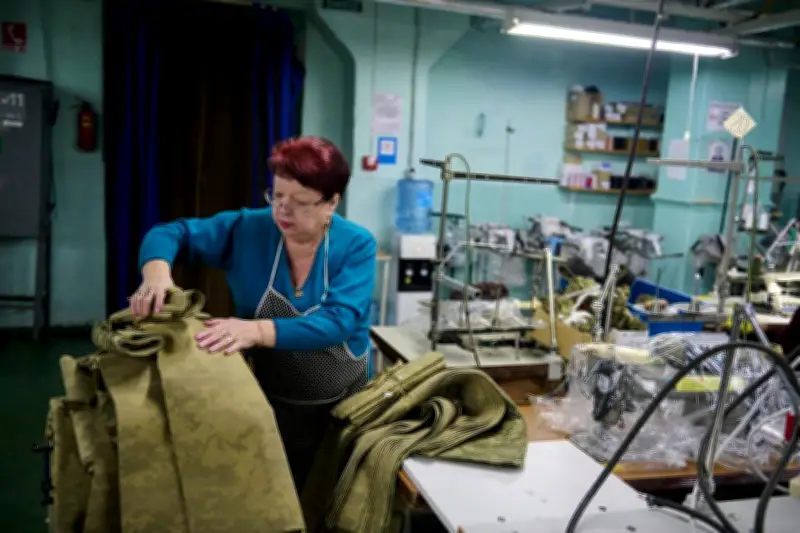 Les usines textiles ukrainiennes se reconvertissent en ateliers pour l'Europe malgré les pertes