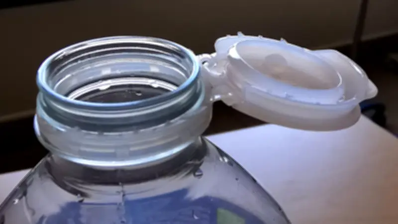 Lidl : un caissier licencié après 10 ans pour avoir bu une bouteille d'eau à 20 centimes