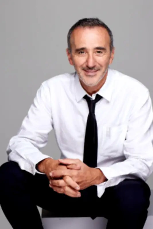 Élie Semoun présente 'Absolutely Hilarious' à l'Agora le 27 février