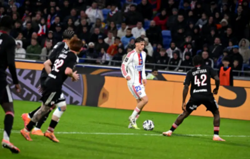 Ligue 1 : Strasbourg affronte Lyon à la Meinau pour une soirée décisive