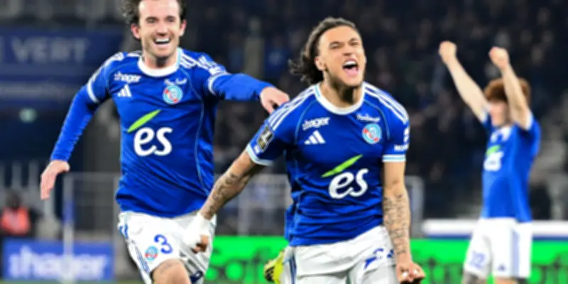 Ligue 1 : Strasbourg stoppe la série folle de l'OL, Rennes et Lille rebondissent
