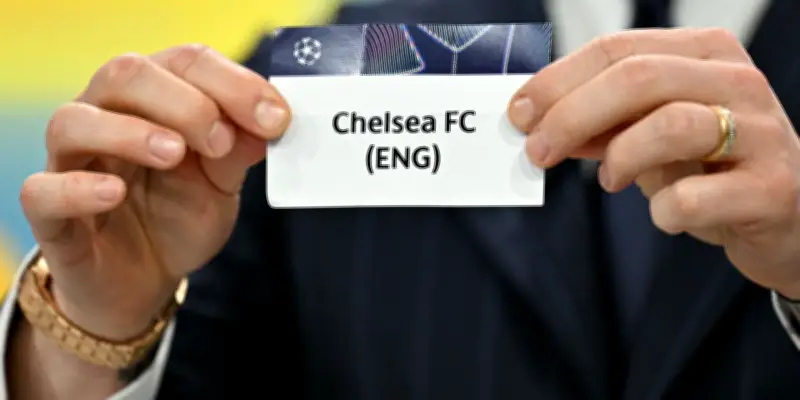 Ligue des champions : le PSG affrontera Chelsea en huitièmes de finale