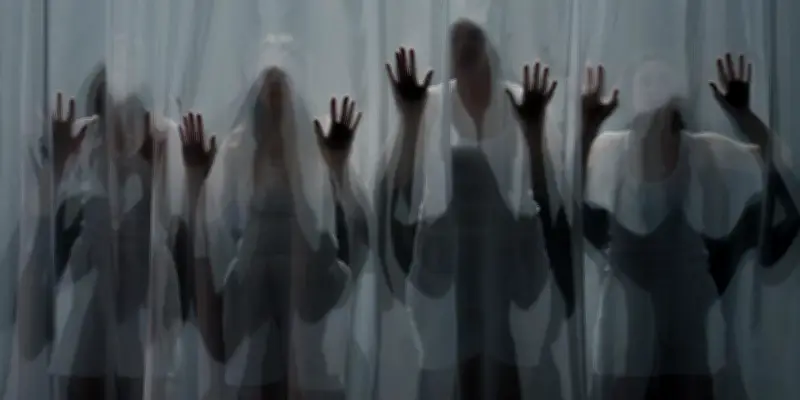 L'Incandescente et le Gang des cracheuses de sang : une correspondance amoureuse ressuscitée au théâtre