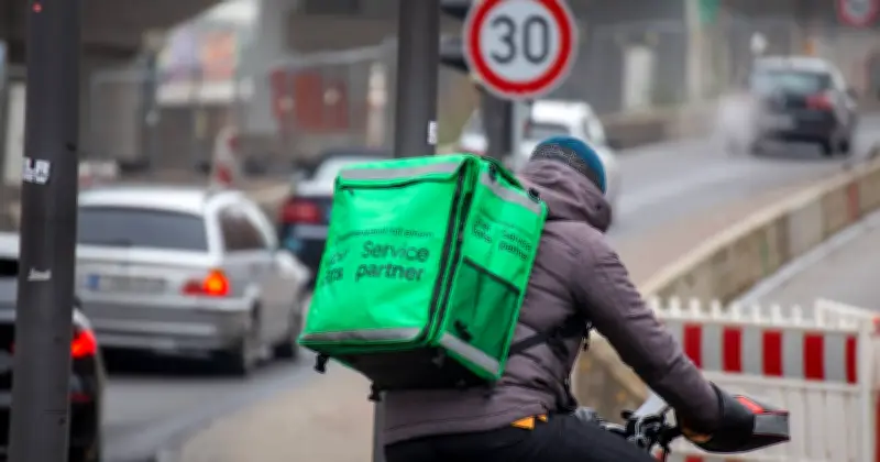 Livraison de repas : le fossé générationnel entre commodité et renoncement