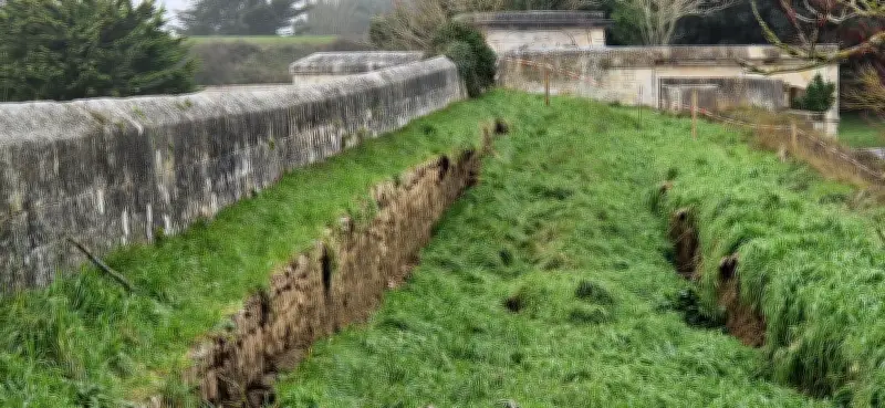 L'île d'Aix en péril : le rempart extérieur menace de s'effondrer dans la mer