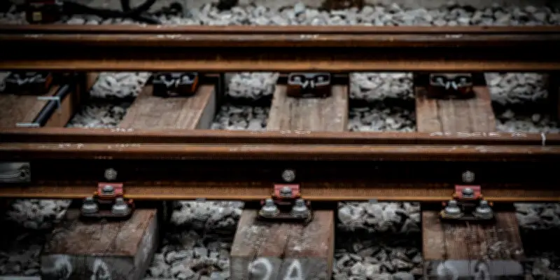 Loi-cadre transports : financer le rail et les routes par les autoroutes