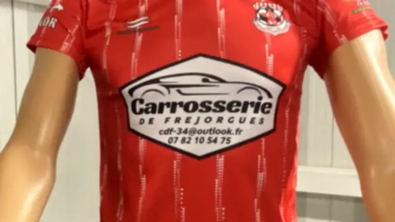 L'Olympique La Peyrade dévoile ses nouveaux maillots pour 16 000 €