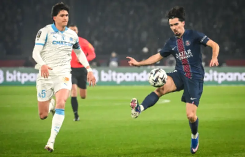 L'OM en pleine crise après la défaite au Parc des Princes : des joueurs désemparés, un entraîneur sans solutions