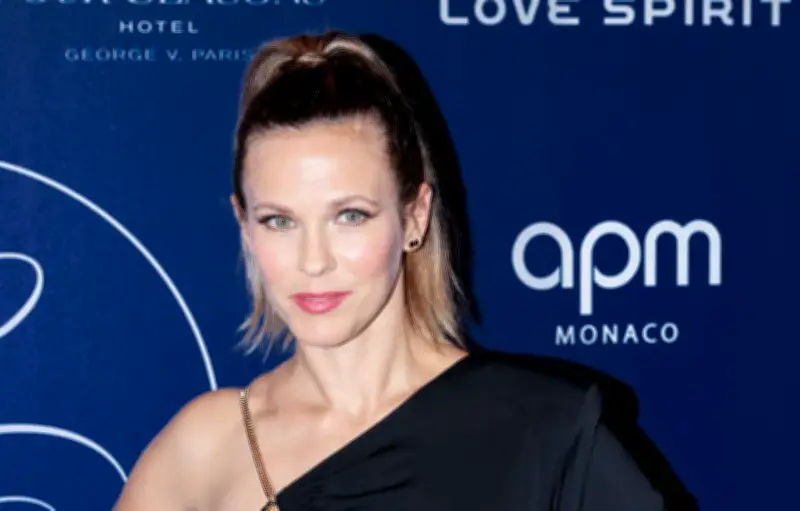 Lorie Pester dénonce le mépris de son ancien label et ses propos blessants