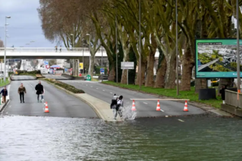L'Ouest de la France anticipe la rentrée scolaire malgré une crue persistante