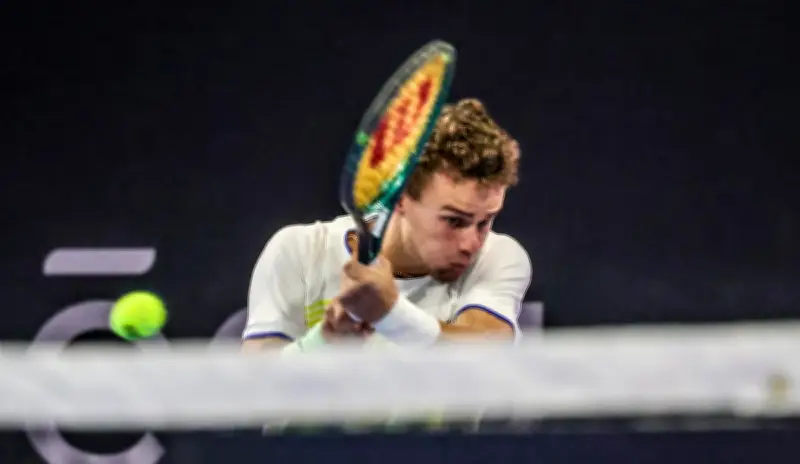 Luca Van Assche vainqueur à Pau et qualifié pour les quarts de finale