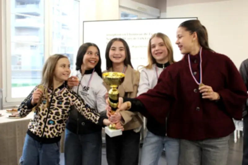 L'US Cenon gymnastique sportive honorée en mairie après son titre départemental