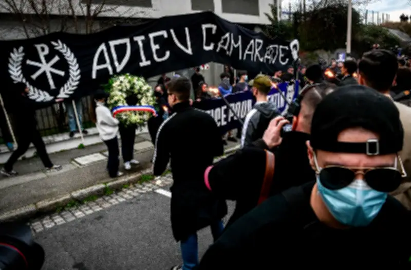 Lyon : la préfecture saisit la justice après des saluts nazis lors de l'hommage à Quentin Deranque