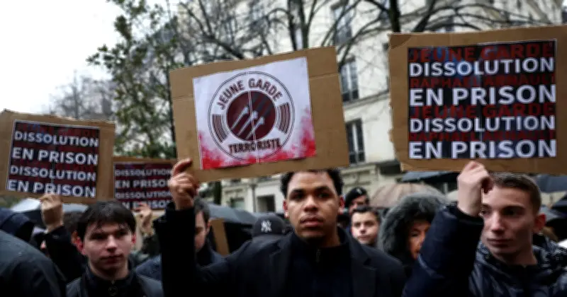 Lyon étouffe sous les fractures politiques : une semaine de débats nauséabonds