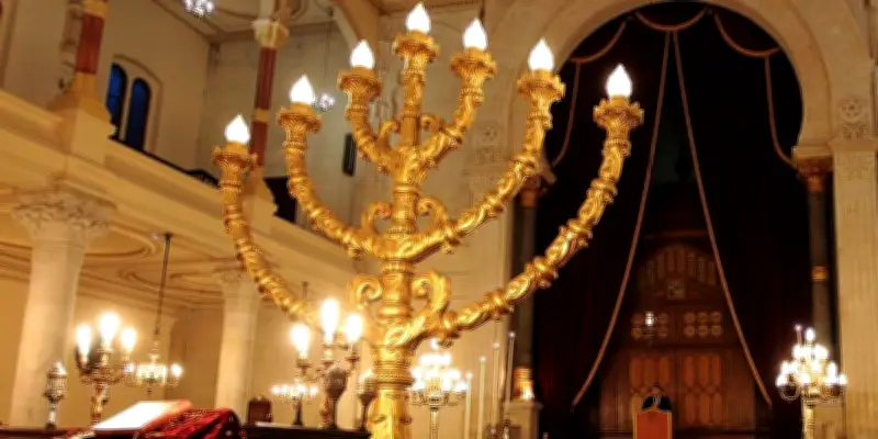 Lyon : un rabbin porte plainte après un salut nazi et des cris pro-palestiniens