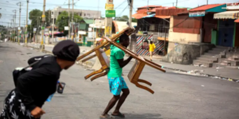 Lyonel Trouillot dépeint la révolte haïtienne dans son nouveau roman 'Bréviaire des anonymes'
