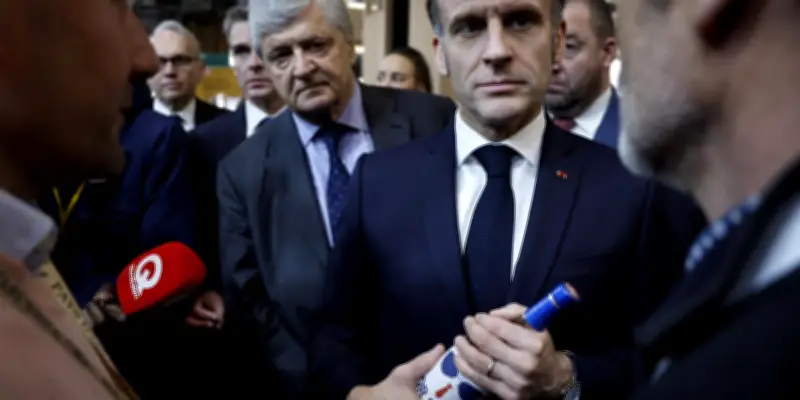 Macron réagit à la démission de Jack Lang de l'Institut du monde arabe