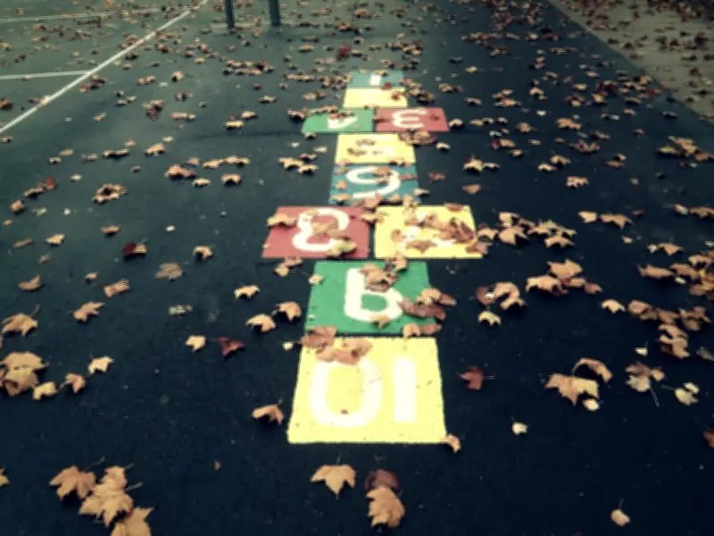 Mairie de Paris face aux victimes d'enfants : combien de cas avant une réaction ?