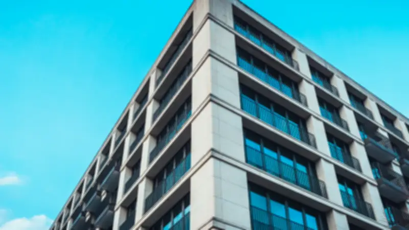 Mamers en colère : un immeuble de 13 mètres menace la tranquillité du quartier