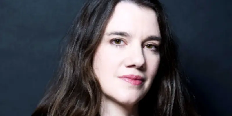 Mara Goyet explore l'ère du commentaire numérique dans son nouvel essai