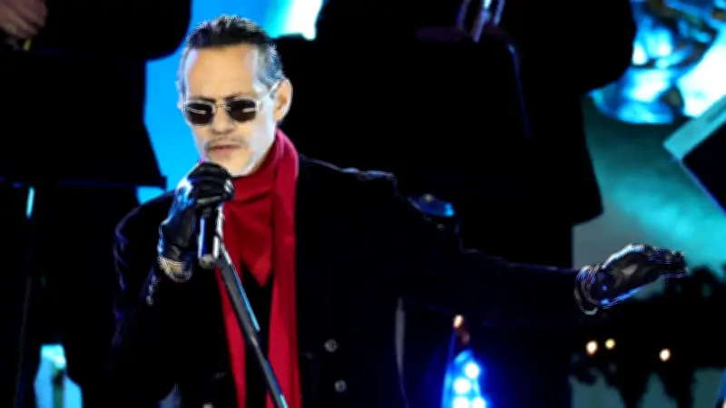Marc Anthony défend les Beckham : la version de Brooklyn est 