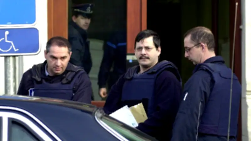 Marc Dutroux inculpé pour pédopornographie : il nie les faits malgré 200 images