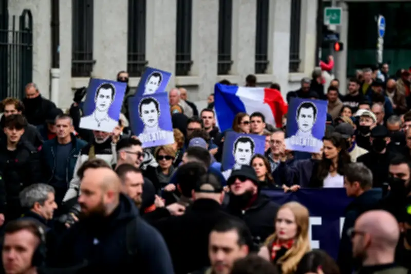 Marche d'hommage à Quentin Deranque à Lyon : 3 200 participants et slogans d'extrême droite